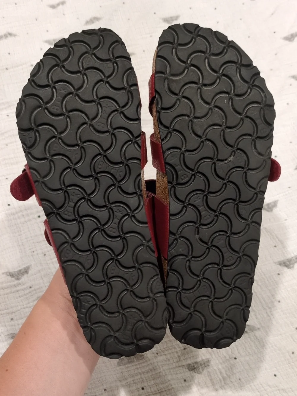 ❤️😎🩴 Birki's Red Leather Crisscross Sandal Women's size 37 ❤️😎🩴
